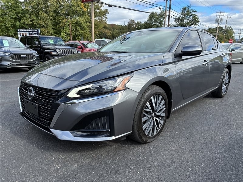 2024 Nissan Altima SV