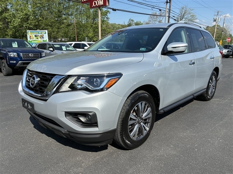 2019 Nissan Pathfinder SV 4WD's photo